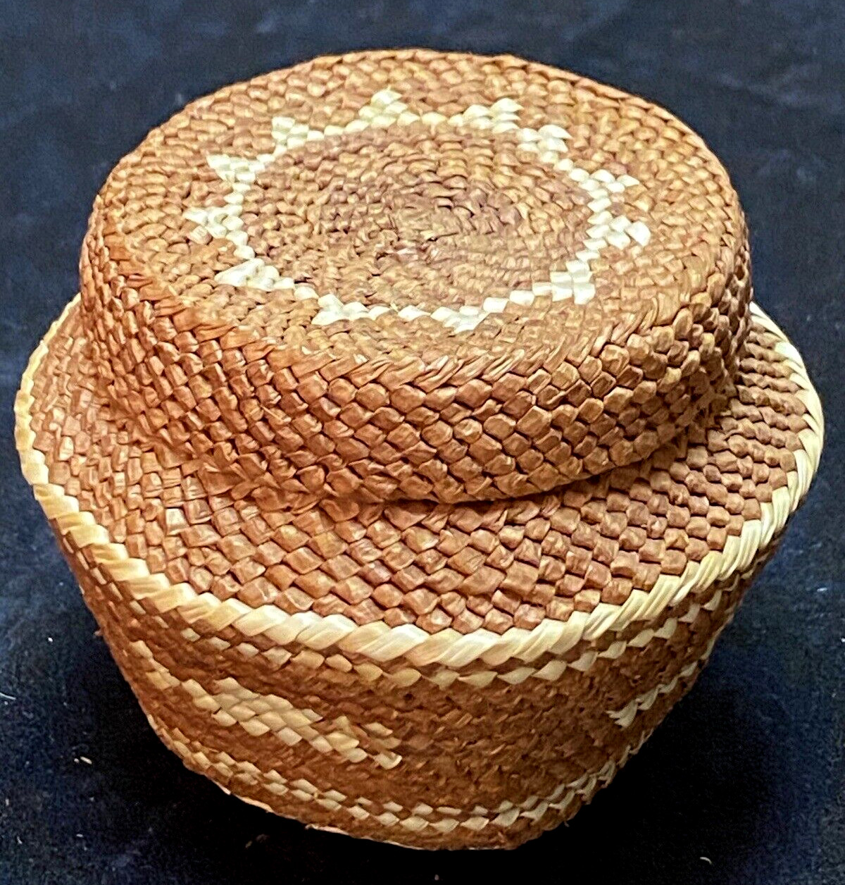 Northwest Coast Makah Indian Lidded Jar Basket #292