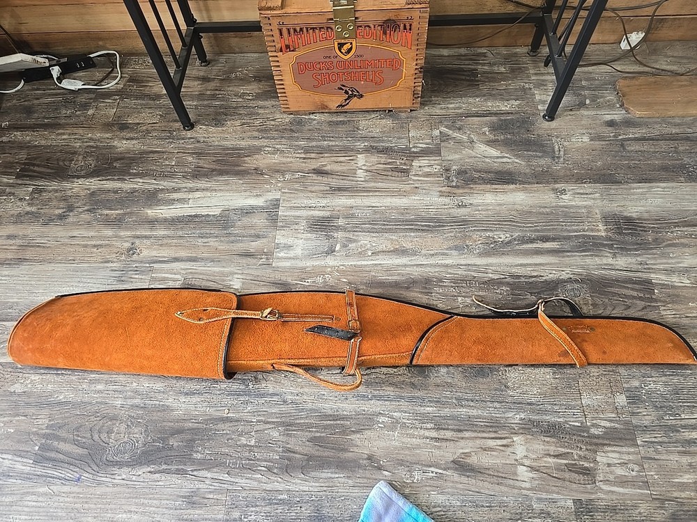 Vintage Leather Adjustable Gun Case With Bear