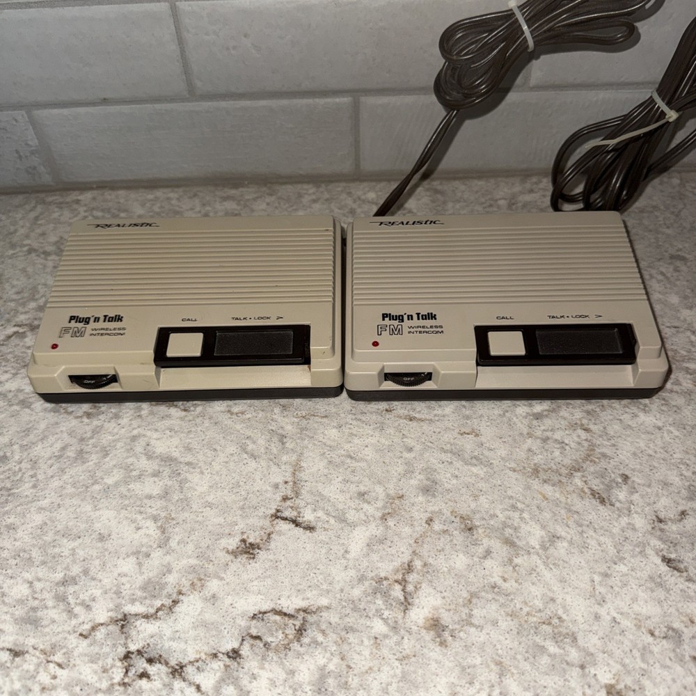 RadioShack Realistic Plug 'n Talk Wireless Intercom System 2 Stations 43-207B