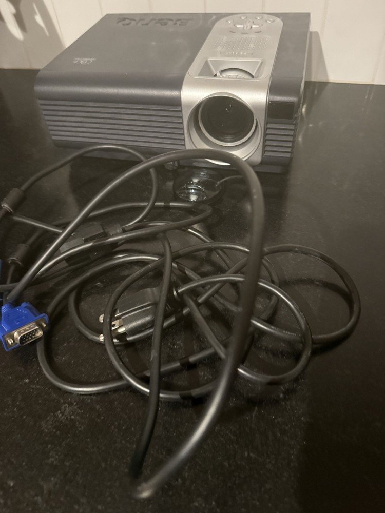 Benq PB 6200 Projector With Cables
