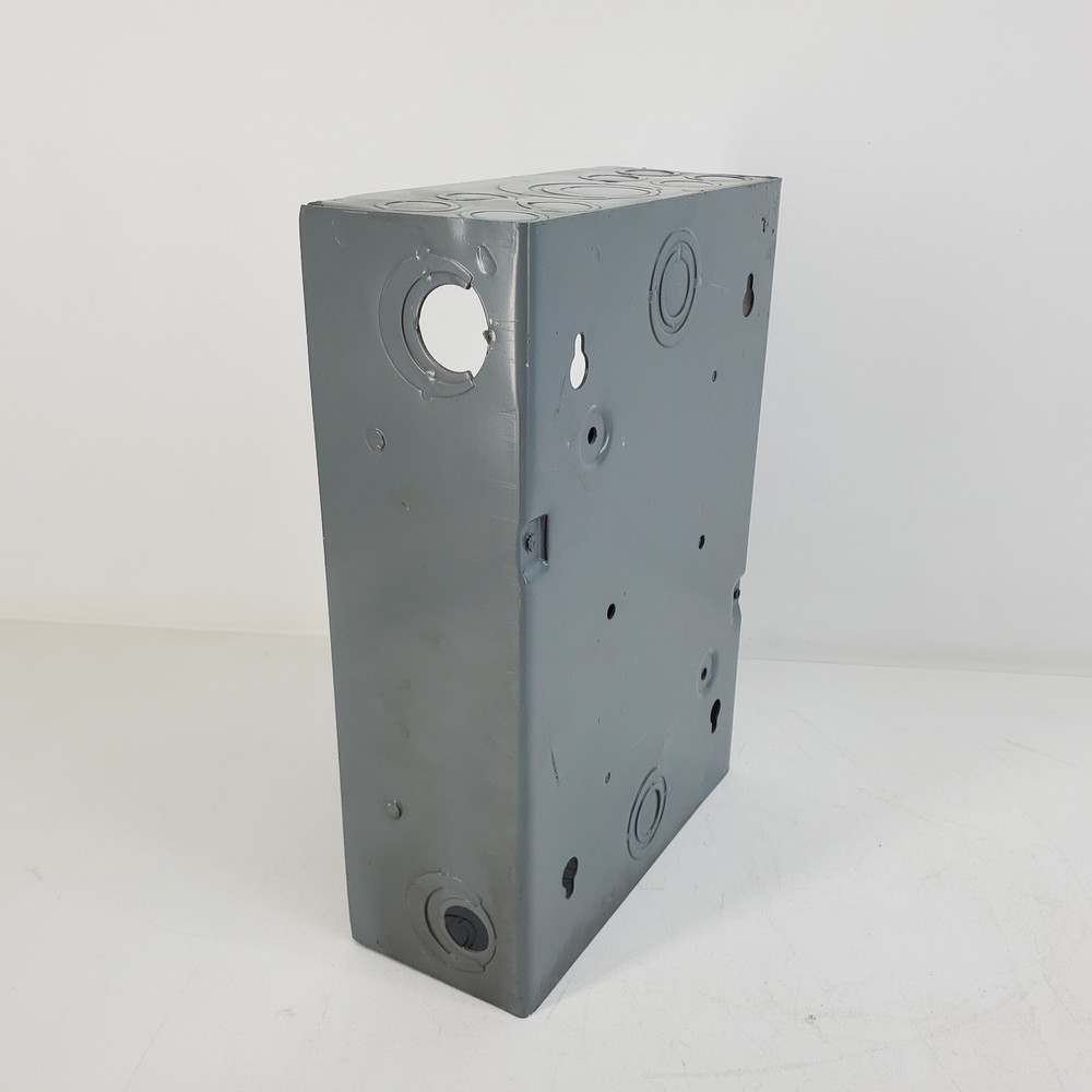 Square D Load Center QOB8D With QON8-16 Interior