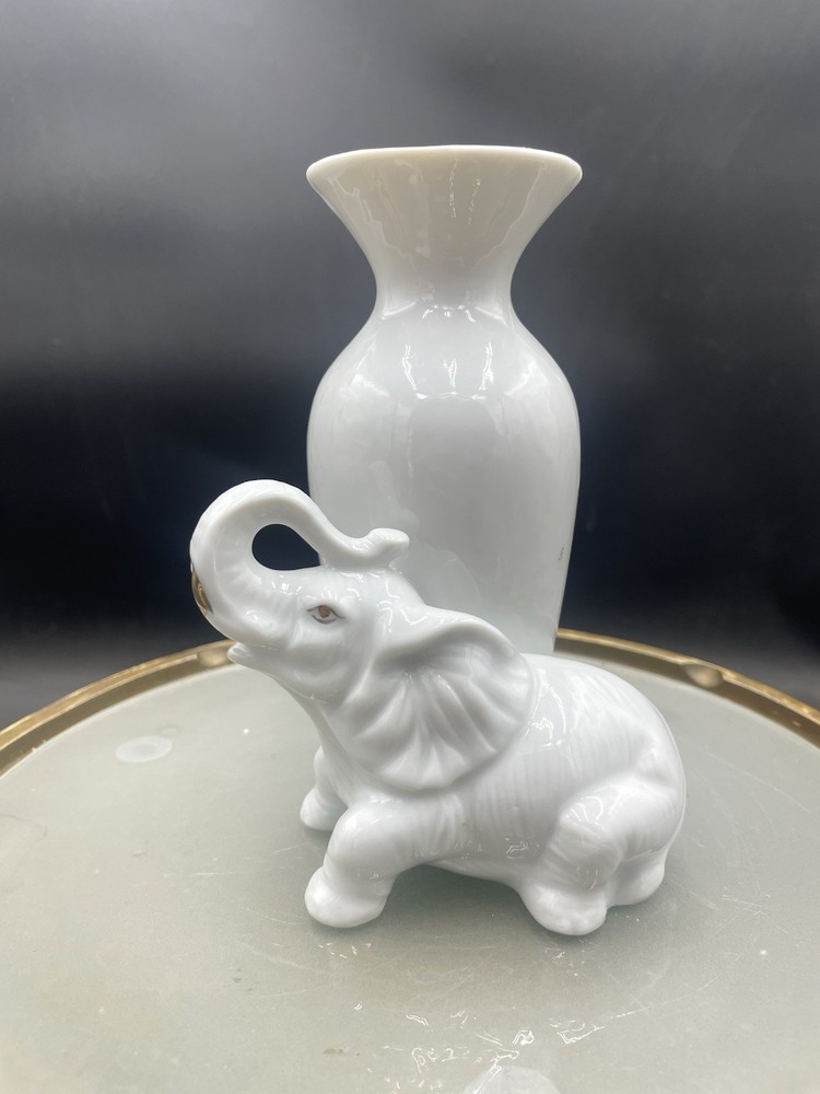 1981 Beachcombers Intl. 6” Ceramic Elephant Vase VG