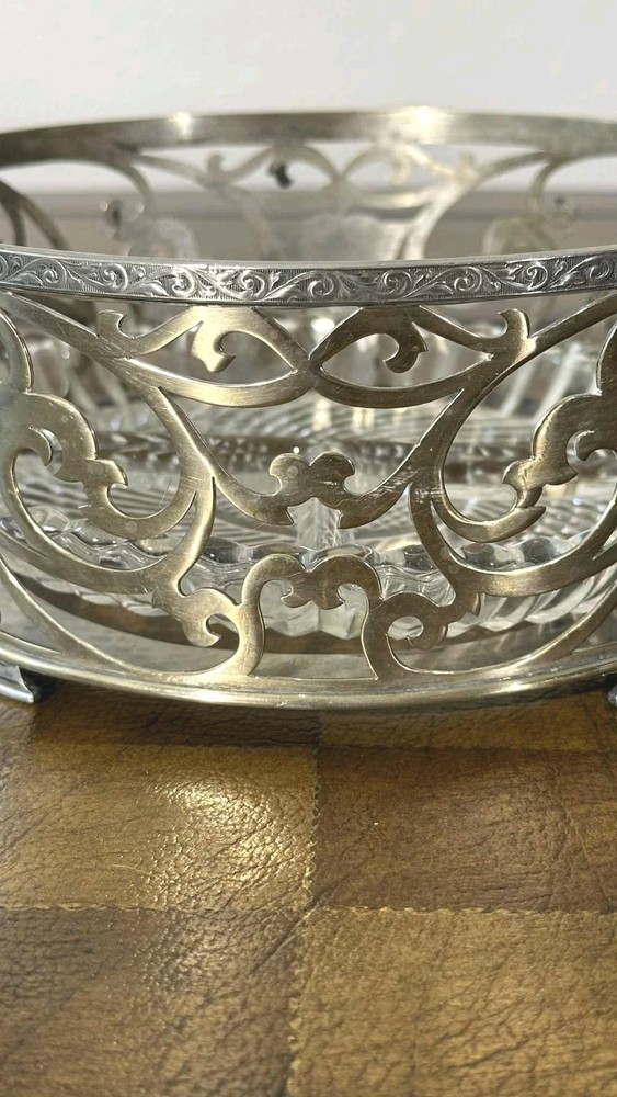 VTG Silverplate Openwork Serving Dish w/ Handles & Glass Insert Monogram MBC EP