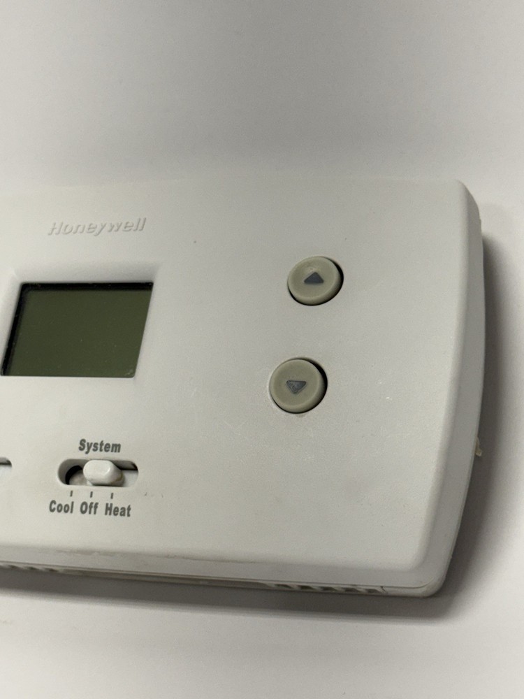 Honeywell PRO 3000 Thermostat TH3110D1008 Non Programmable Tested