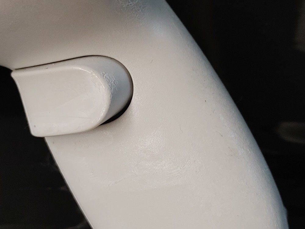 Genuine Oculus Meta Quest 2 VR Left and Right Controllers