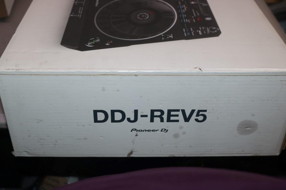 Pioneer DDJ-REV5 Scratch-Style 2-Channel Performance DJ Controller