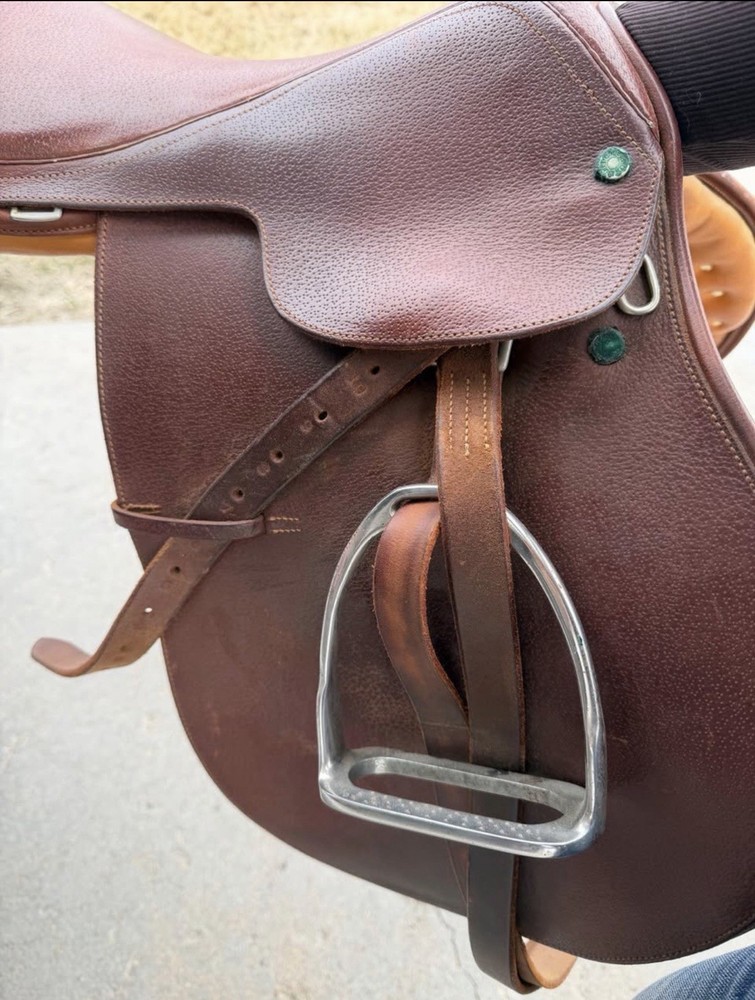 Crosby Saddle Narrow Tree Gullet 17