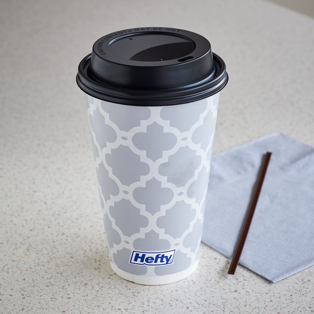 Hefty 16 Ounce Paper Coffee Cups with Lids 20 Count Double Wall Insulation