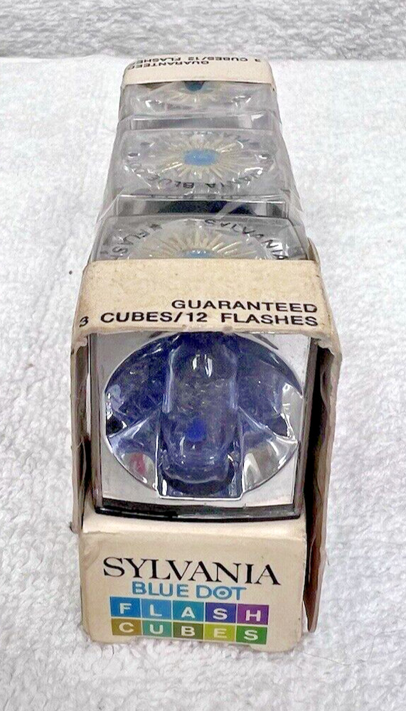 OLD MIP Sylvania Blue Dot Flash Cubes 3 Pack 1970's Color Adverting Box