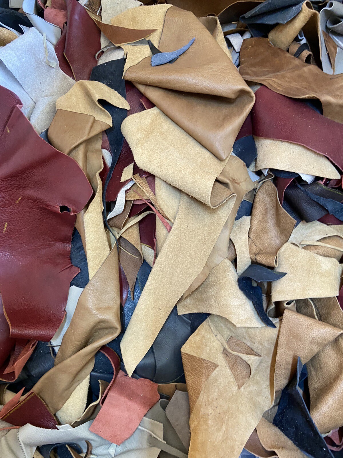 1 Pound Upholstery Leather Remnants/scrap Mixed Colors for Purses, Bags, Jewelry