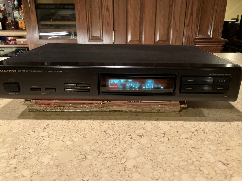 Onkyo T-403 Tuner - Great Condition!