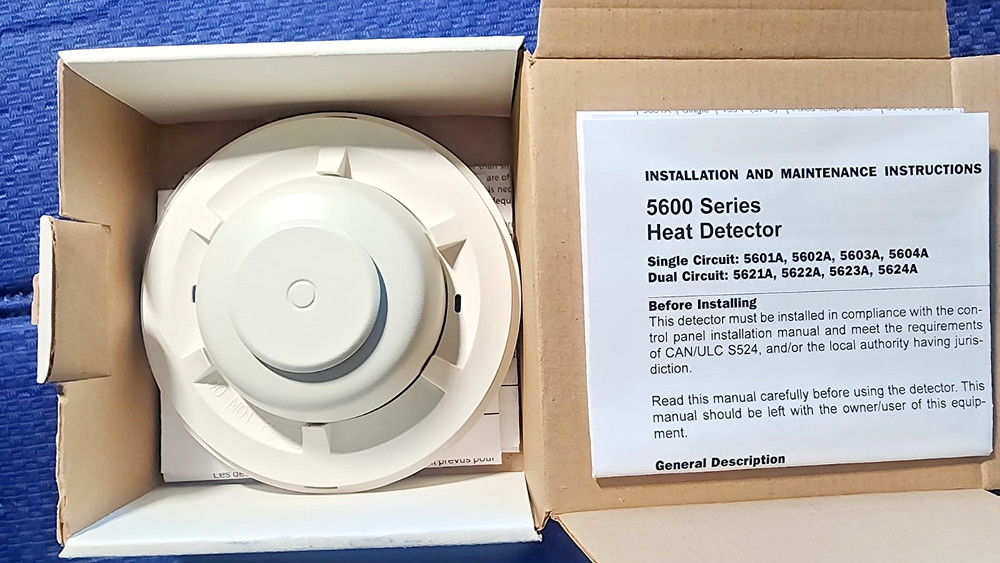 SYSTEM SENSOR-5601A Heat Detector 135F Fixed Heat with base. NO Tariffs in US