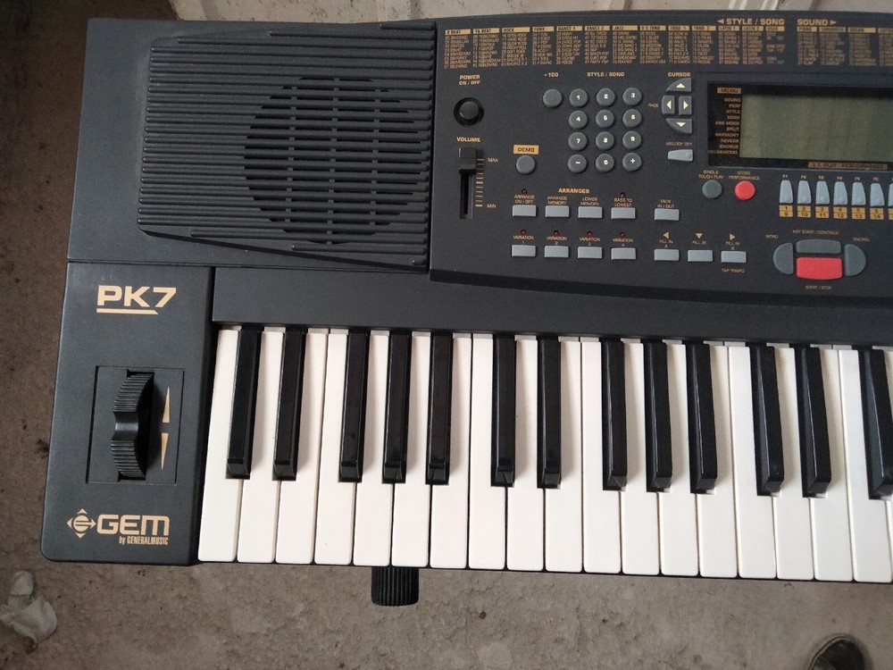 GEM Generalmusic Made Italy Electronic Keyboard
