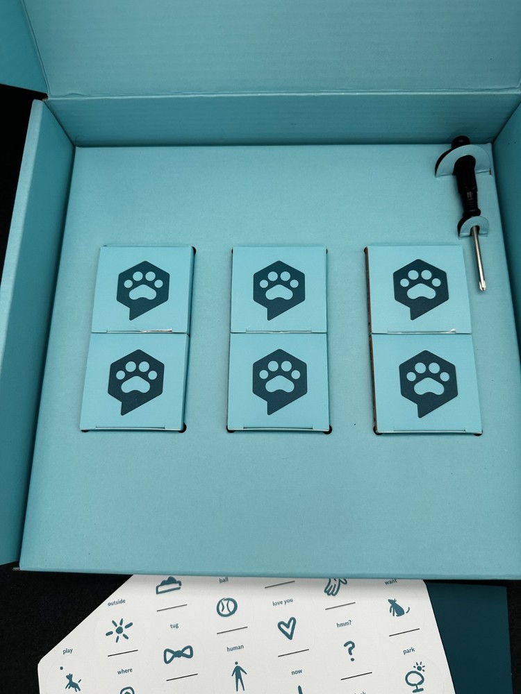 FluentPet Get Started Kit – 6 Buttons + 3 Tiles + Stickers – Gift-Ready – Used