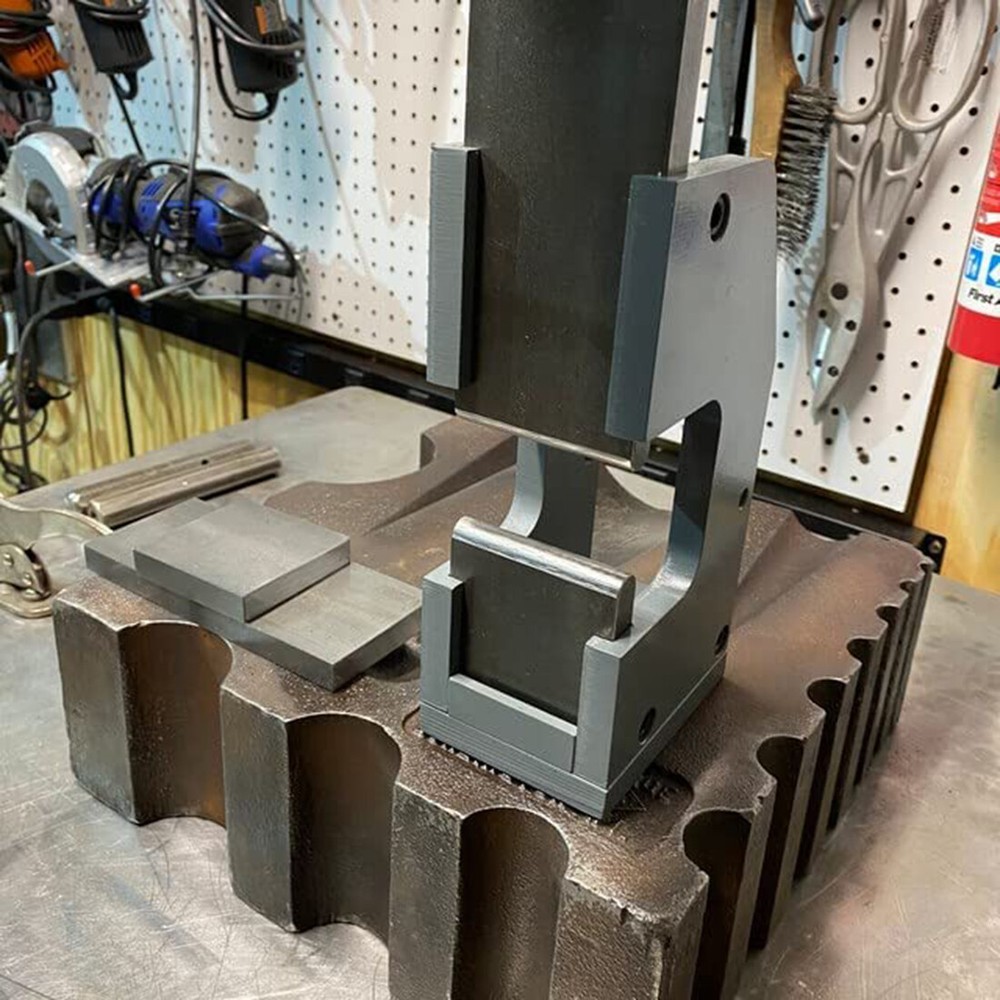 Blacksmith G2 Guillotine Tool for Round or Square Shoulders