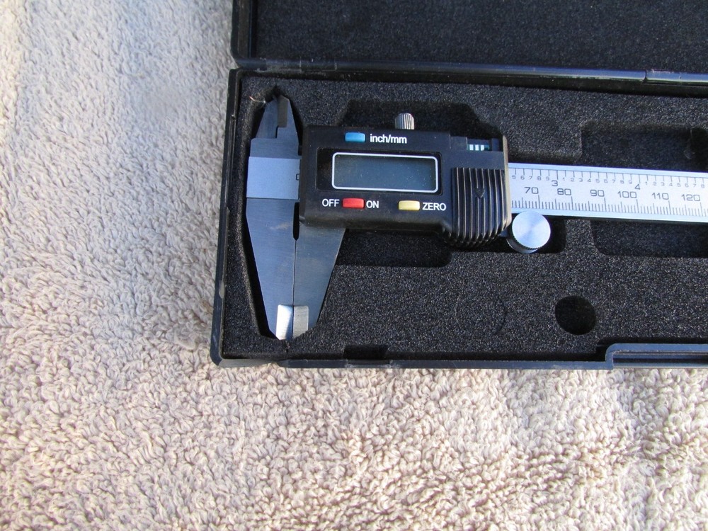 CEN-TECH DIGITAL CALIPER MICROMETER