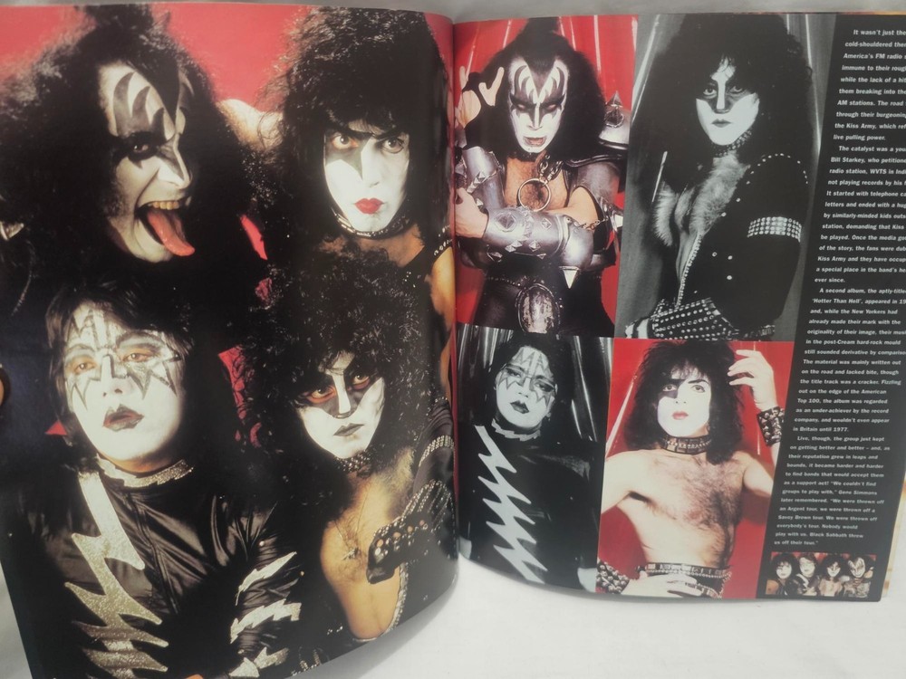 Kiss Live! - Magazine - Great Pictures Omnibus Press - Excellent Condition 1996