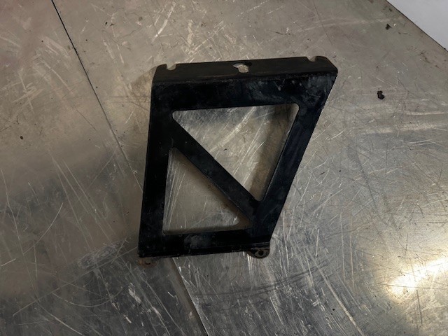 KENWORTH BRACE-CLOSURE PANEL A85-1579