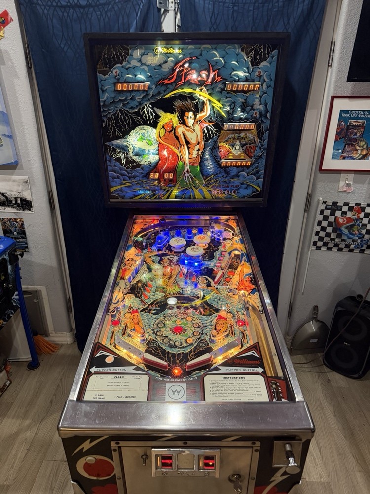 pinball machine Williams Flash, fully serviced , gorgeous