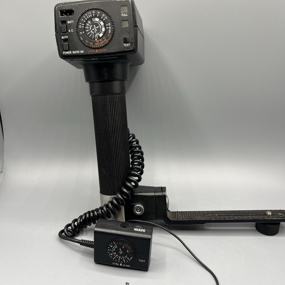 SUNPAK Auto 611 Thyristor Camera Flash UNTESTED