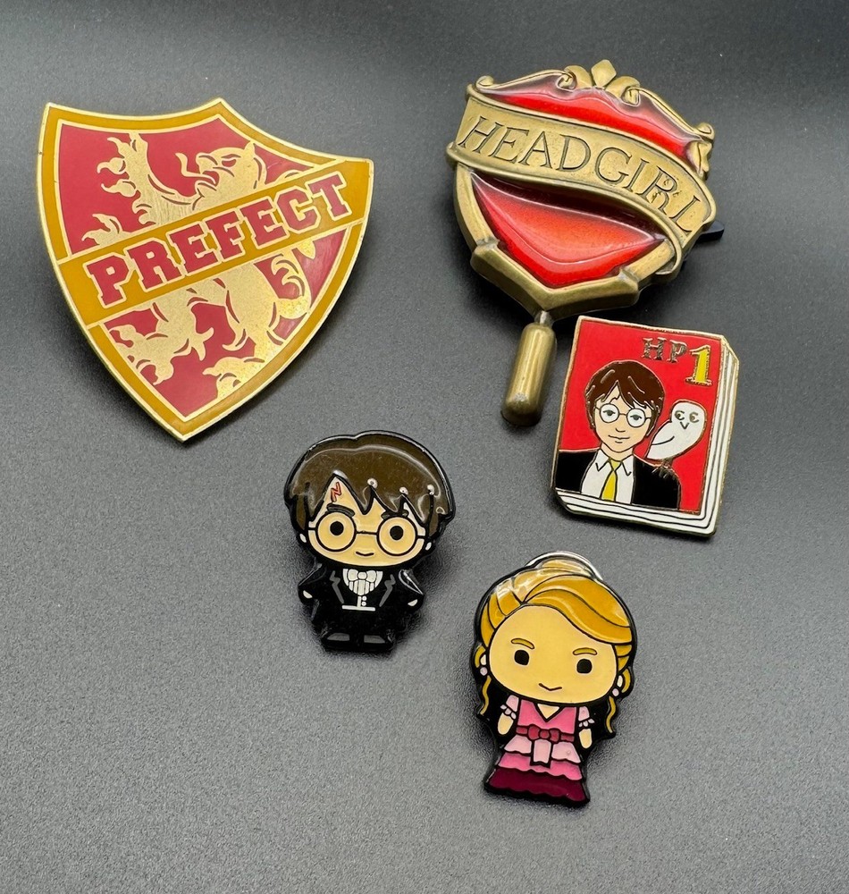 Assorted Harry Potter pins