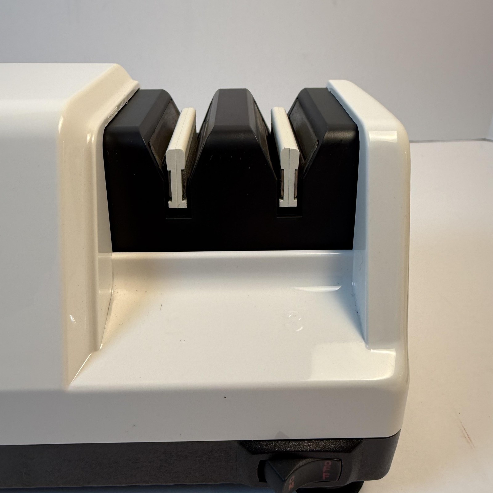 Chef'sChoice Diamond Hone Knife Sharpener Electric Professional 110 White USA