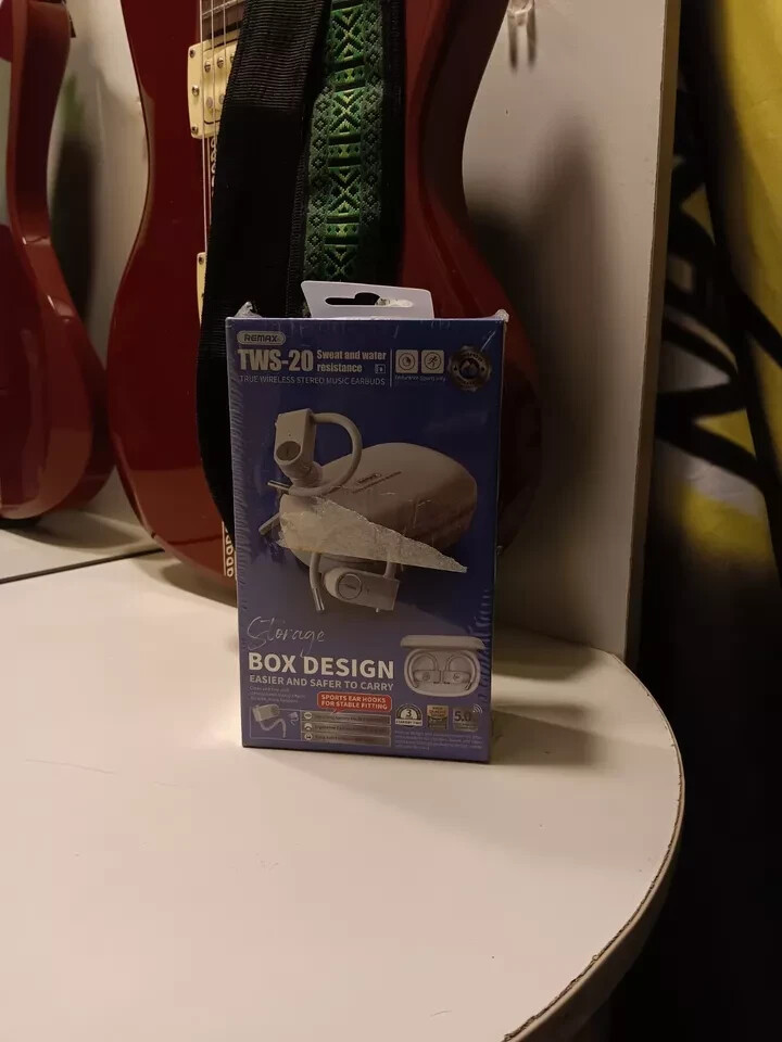 Live Sound Card + Remax Earbuds + Muse Bluetooth Speaker Bundle