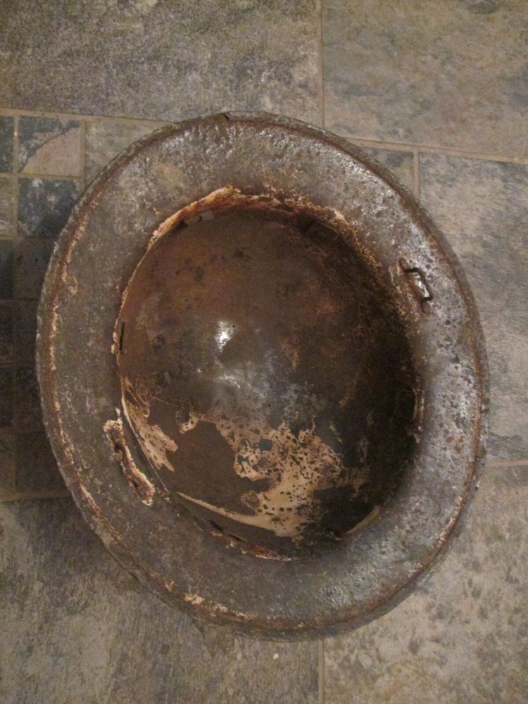 VINTAGE OLD WAR HELMET