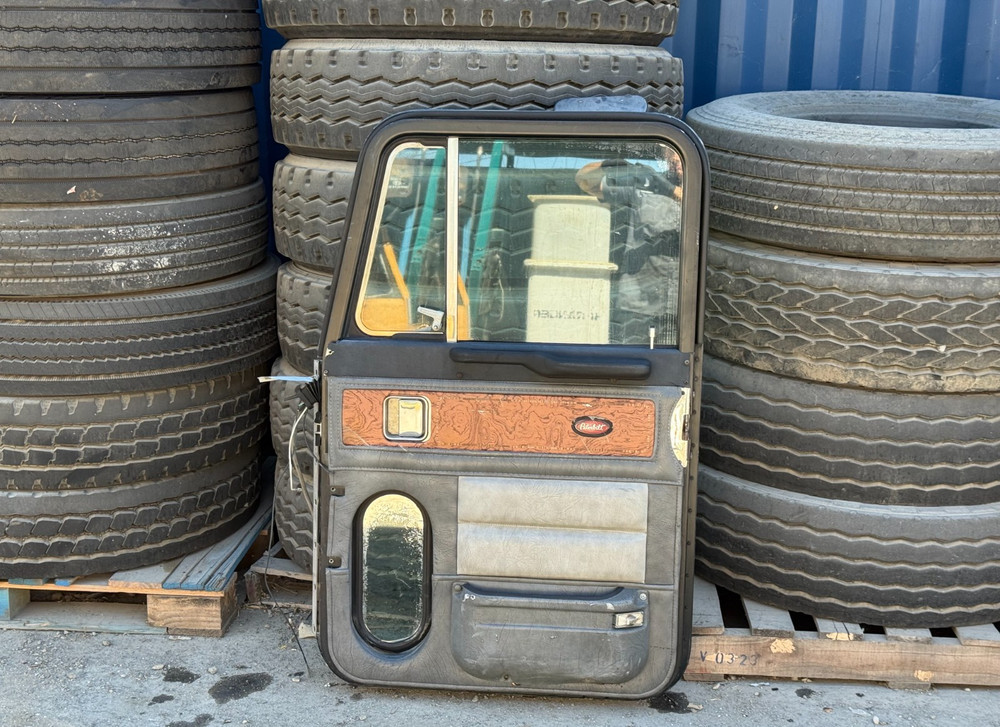 Peterbilt 379 Passenger Door Assembly