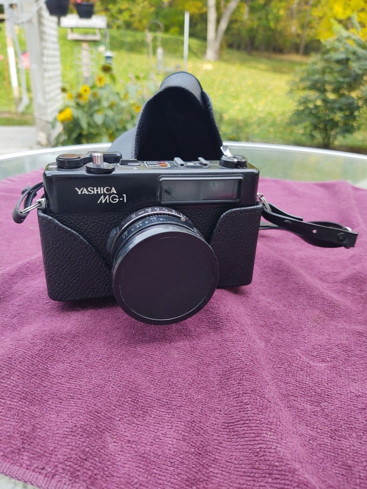 YASHICA MG 1 ,45 MM IN CASE