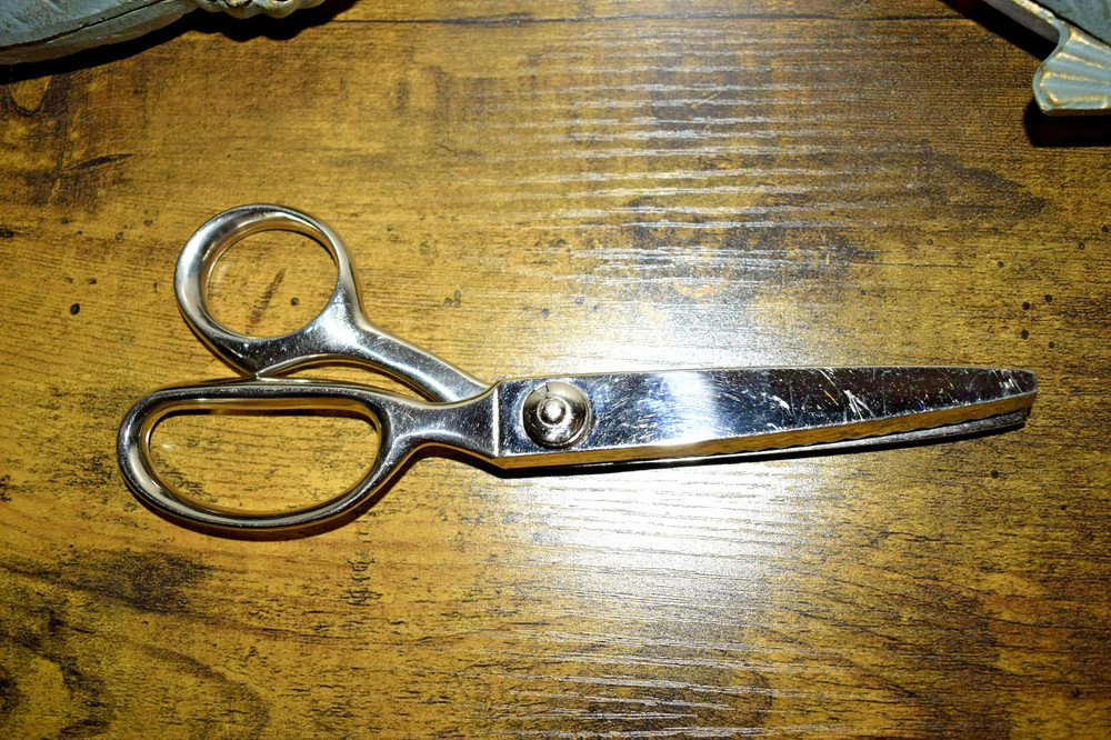 Gingher 7 1/2" Pinking Shears for Sewing and Crafts Pre-Owned