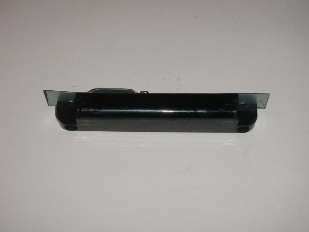 Hinge Assembly for Kenmore Bread Maker Model 100.1293480A