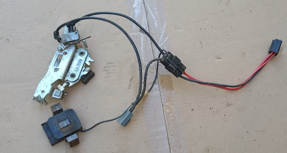 Briggs & Stratton Engine 121607-0191-E2 ALTERNATOR 691991 [8A]