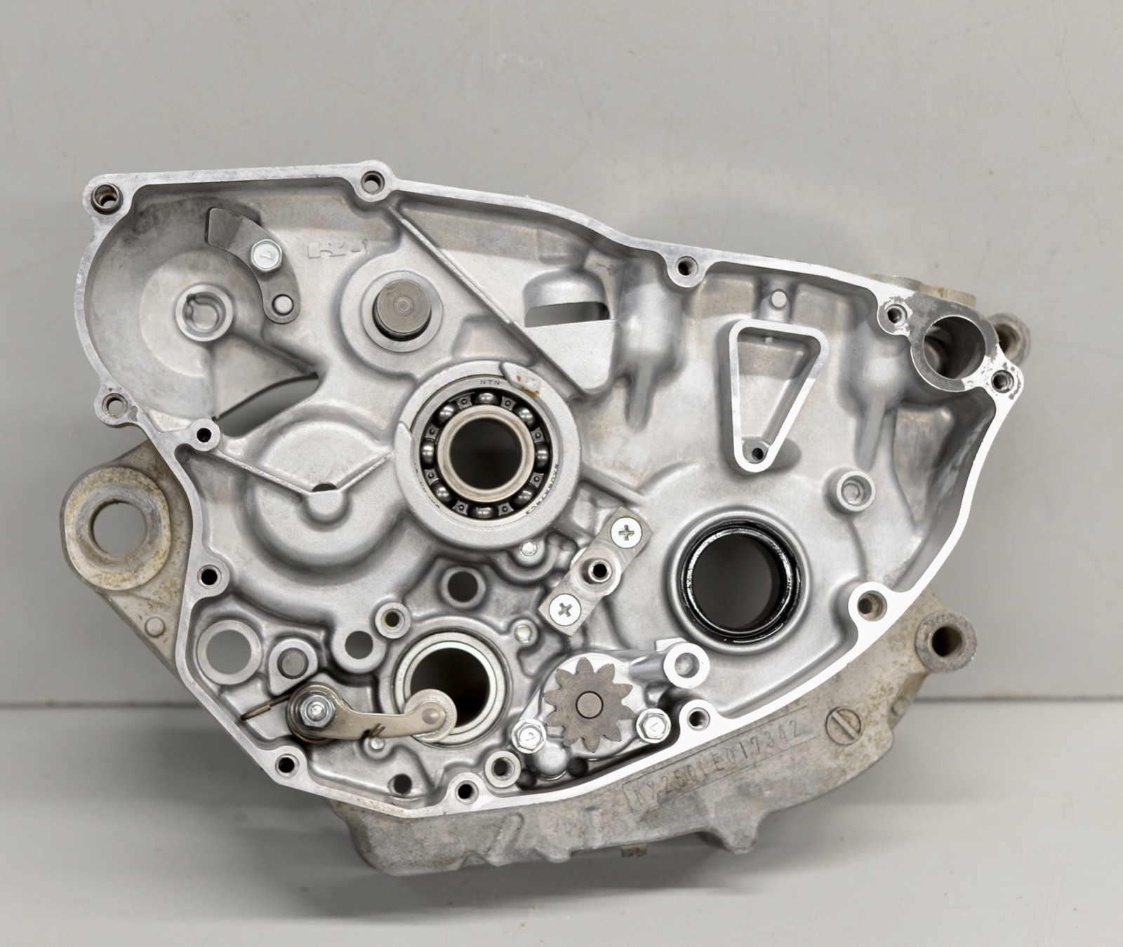 USED OEM 2005 05 KAWASAKI KX250F RIGHT SIDE ENGINE MOTOR CASE CRANKCASE