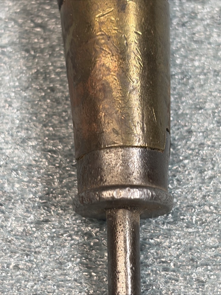 Vintage Winchester Regular Pattern Screw Driver #7101 2" Wood Handle Screwdriver