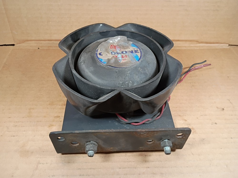 CYCLONE D-44, 100W Speaker With Bracket