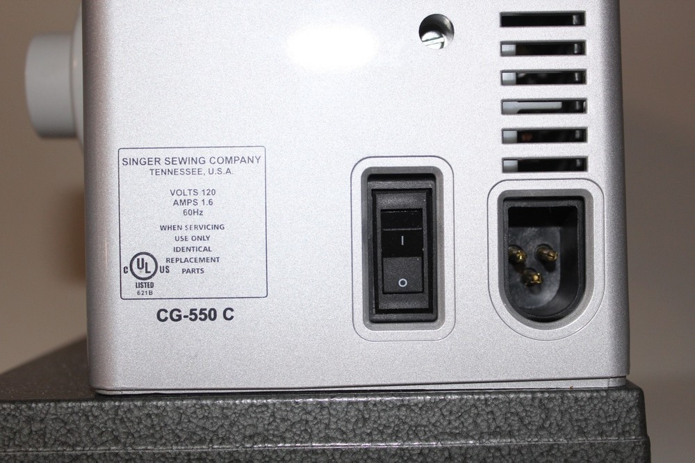 Singer CG-550 Sewing Machine Silver/gray High-Quality Machine READ *TESTED*