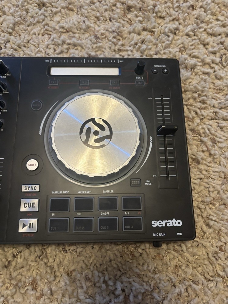 Numark Mixtrack DJ Controller Serato, Pitch Control, USB, Filter, Loop/Sampler
