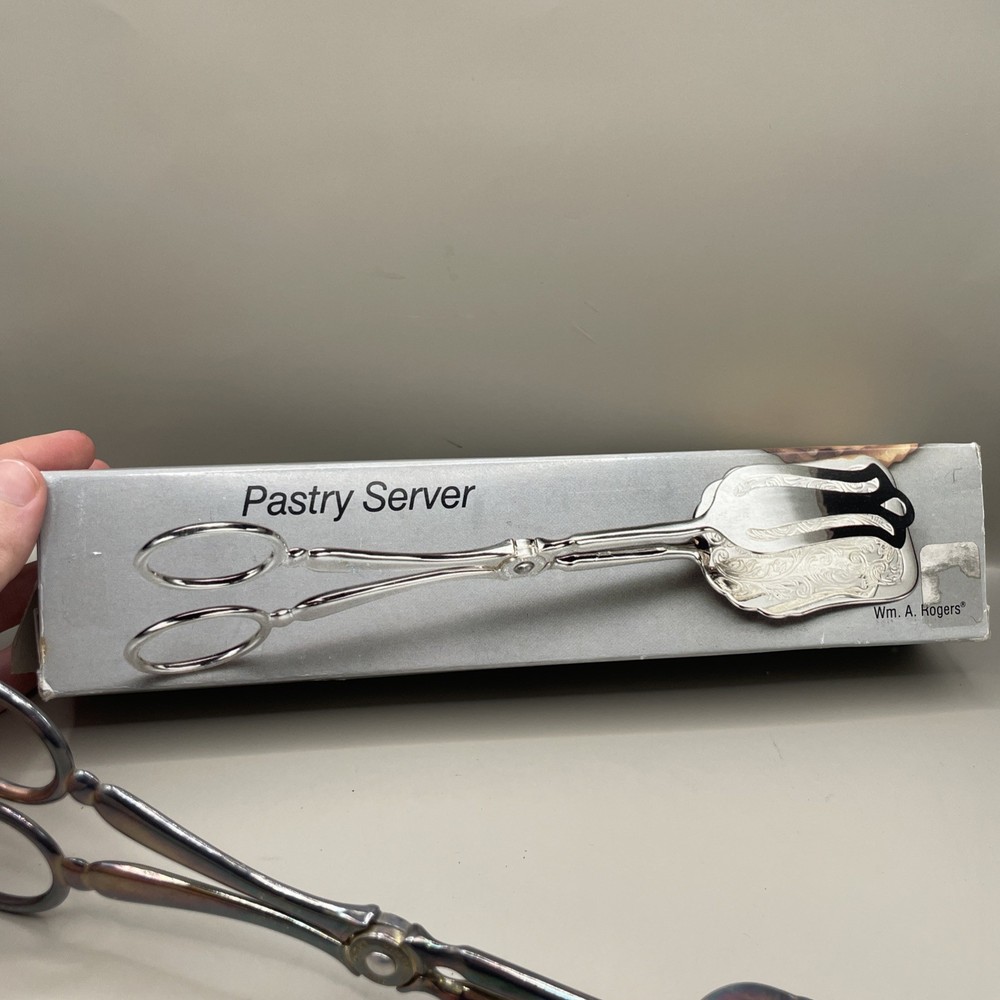 1988 Wm. A Rogers Oneida Silverplated Pastry Server 10" Italy