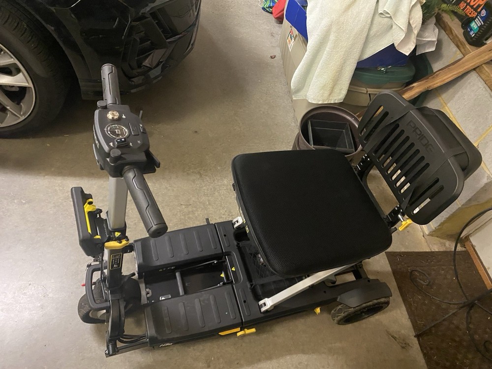 Pride Mobility iGo Folding Travel Mobility Scooter - S20 - OPEN BOX