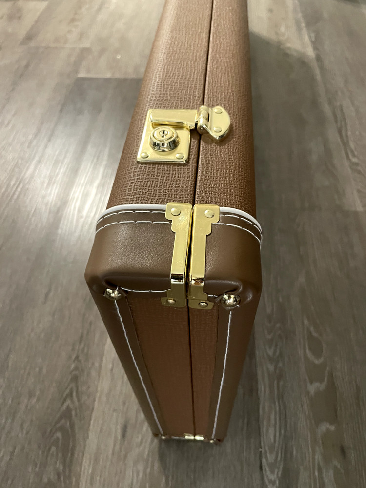 Brown Tolex Hard shell Bass Guitar Case.