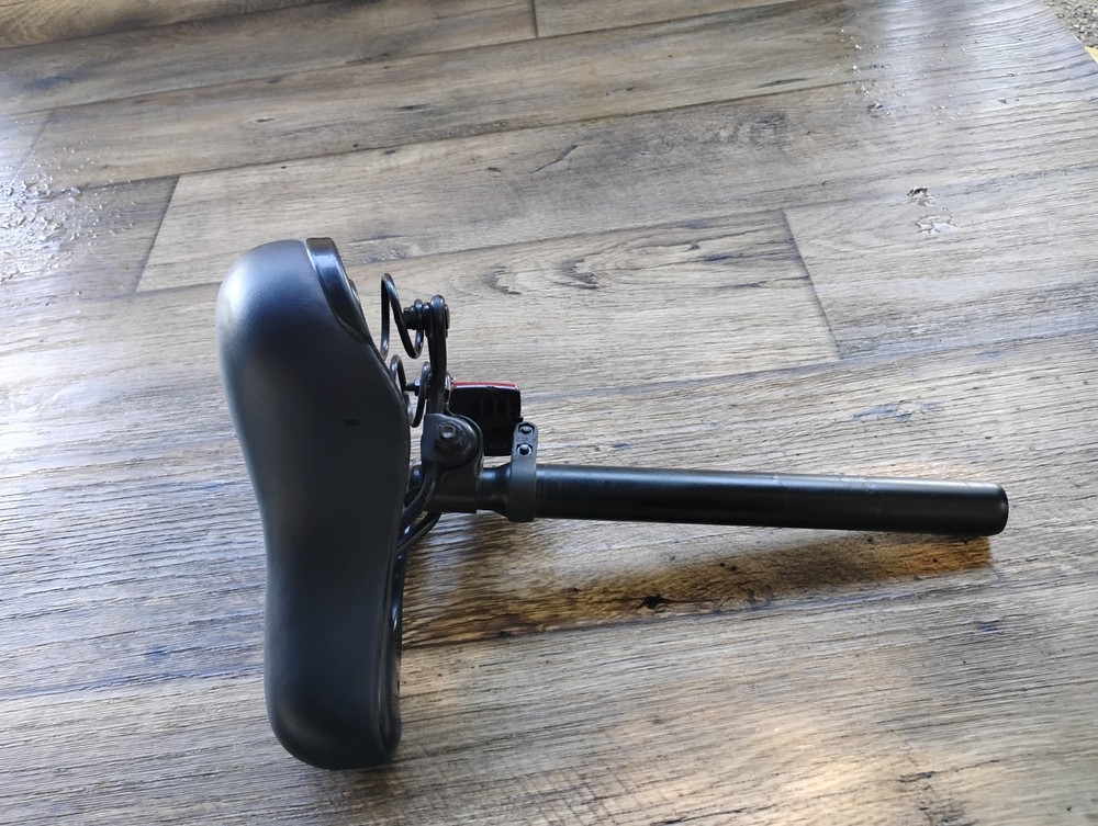 Jetson Bolt Pro E Bike Seat, Post