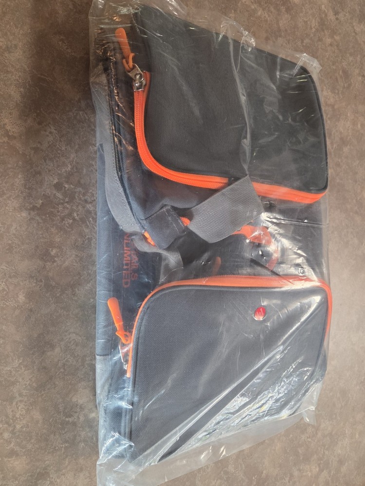 New Whitetails Unlimited Duffle Range Bag, New Open Box