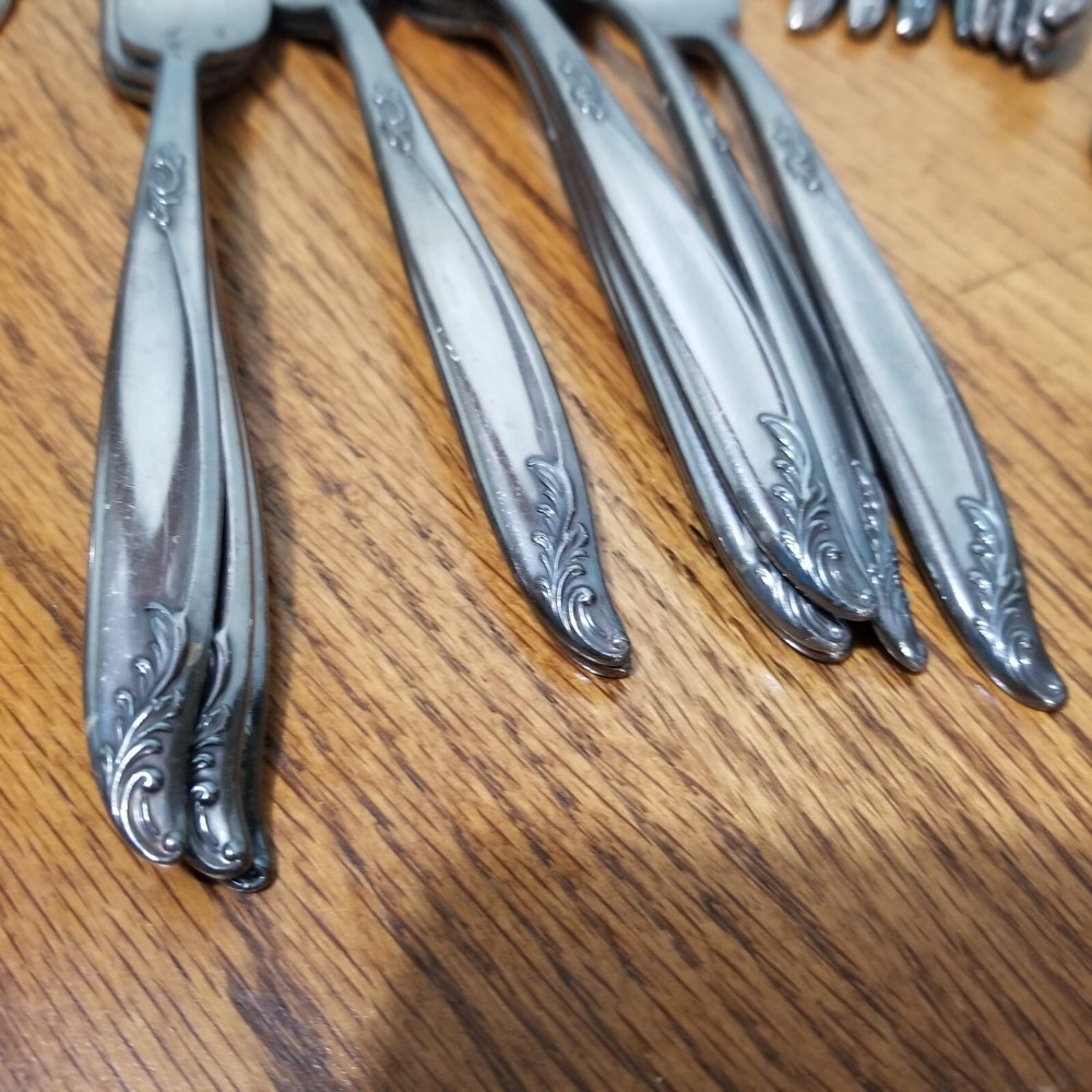 Holmes & Edwards Woodsong Set- 71 pcs