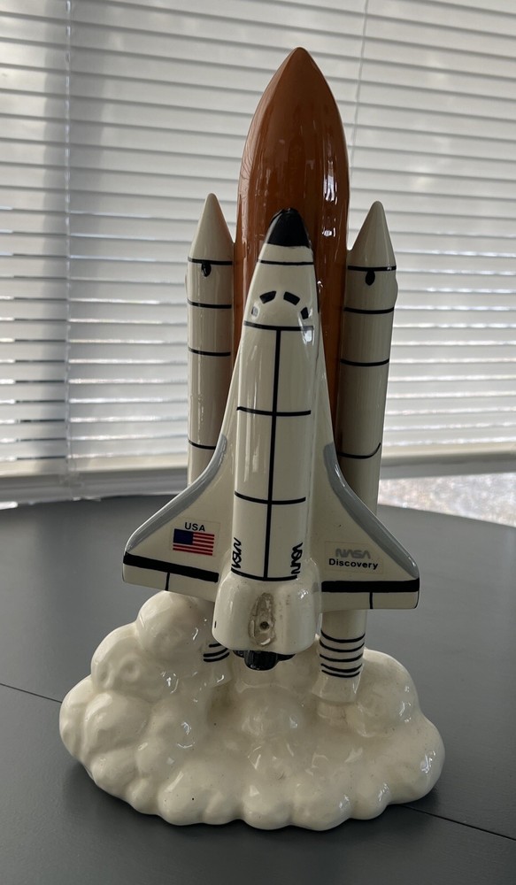 NASA Space Shuttle Orbiter Discovery Full Stack Desk Display RARE Ceramic