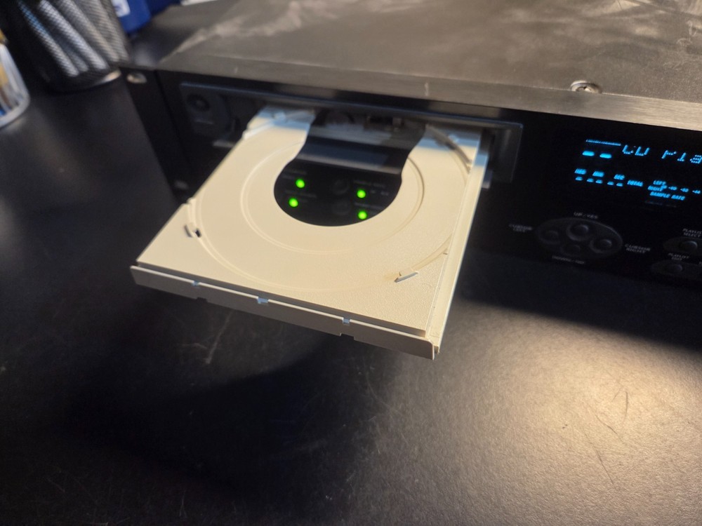 USED - Alesis Masterlink ML-9600 High Resolution Master Disc CD Recorder - READ