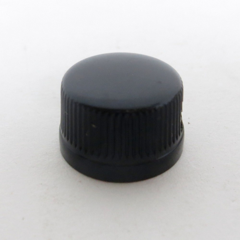 pair Daka-Ware 1450 Knobs - nos - excellent - for 1/4" Dia Shafts - Dakaware