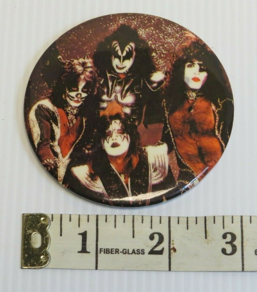 KISS HOTLINE 3 INCH BUTTON - GROUP ERROR 1976 AUCOIN