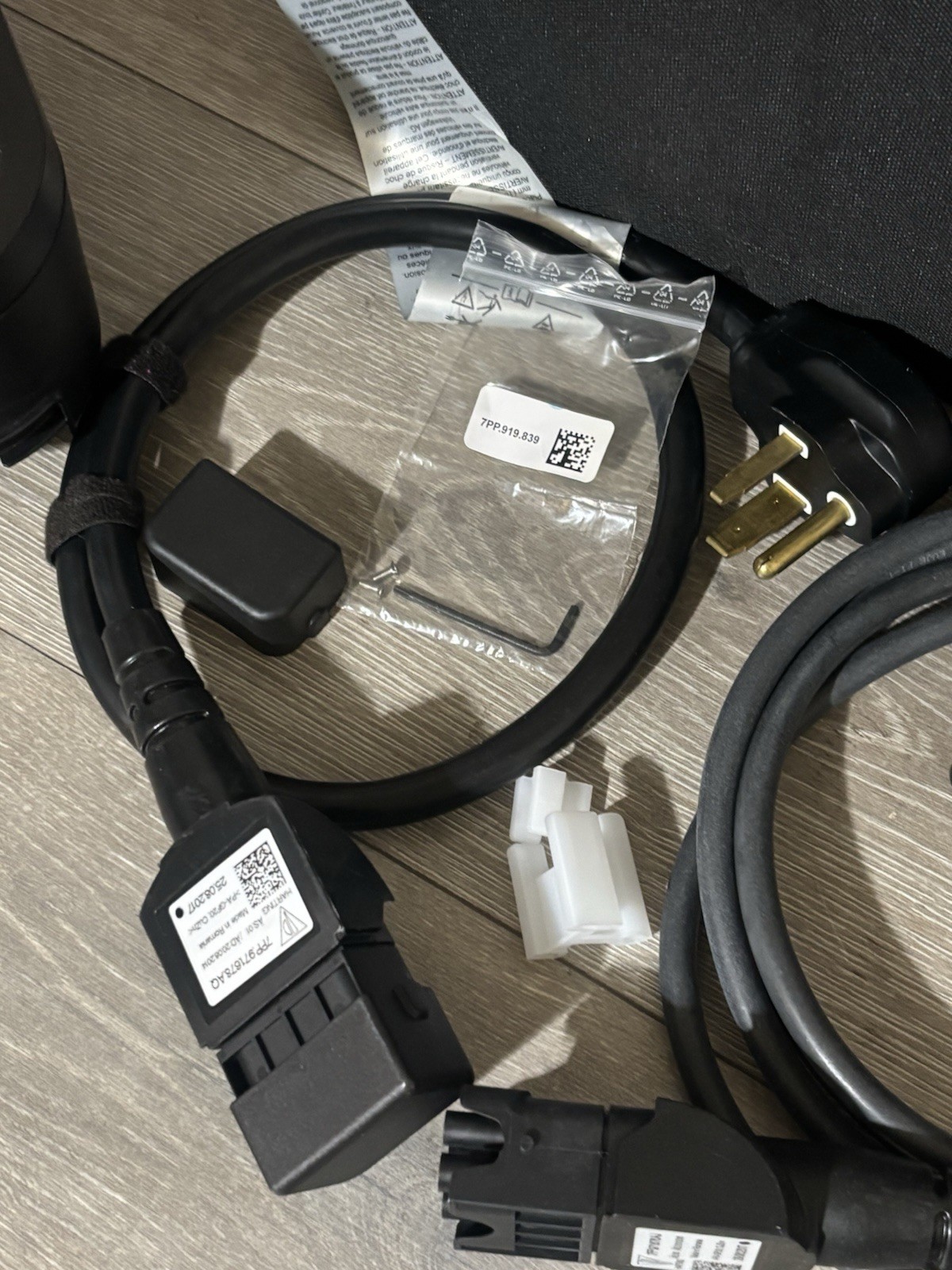 OEM Audi e-tron EV Charger 3.6kW 120V/240V = AS-IS - PIN-Locked READ BELOW