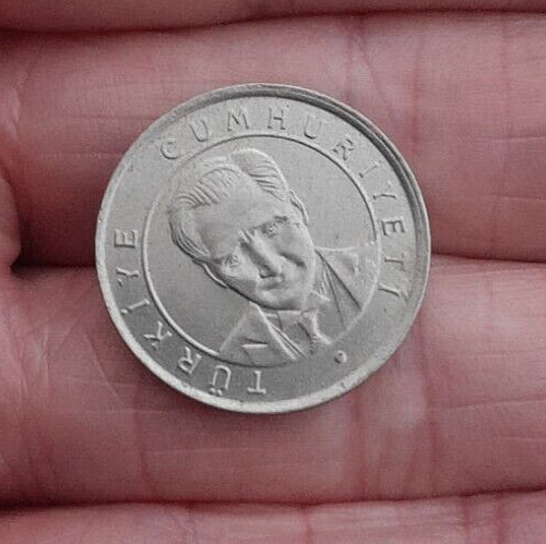 Turkish Coin : 25 Yeni Kurus : 2005 .